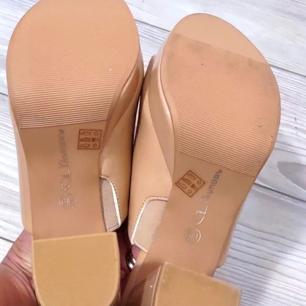 (2-2797)  Chinese Laundry Women's Get on Cloud Sandals Sz 6